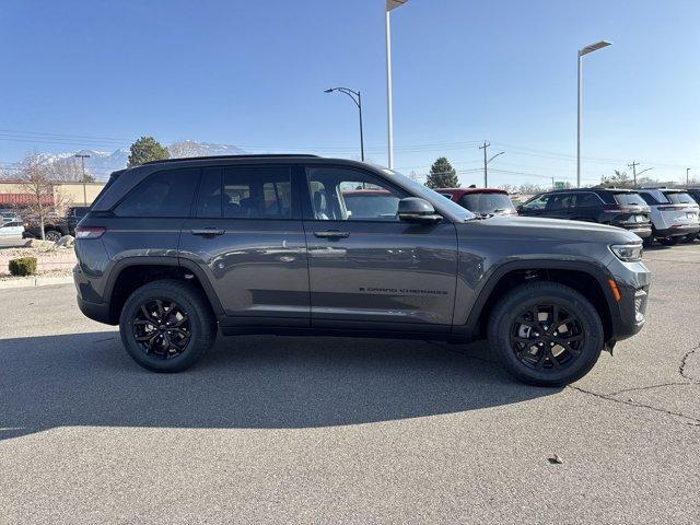 new 2025 Jeep Grand Cherokee car, priced at $44,114