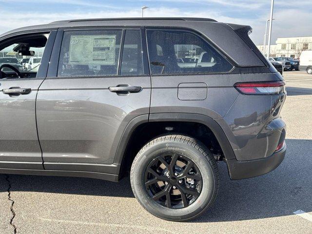 new 2025 Jeep Grand Cherokee car, priced at $42,614