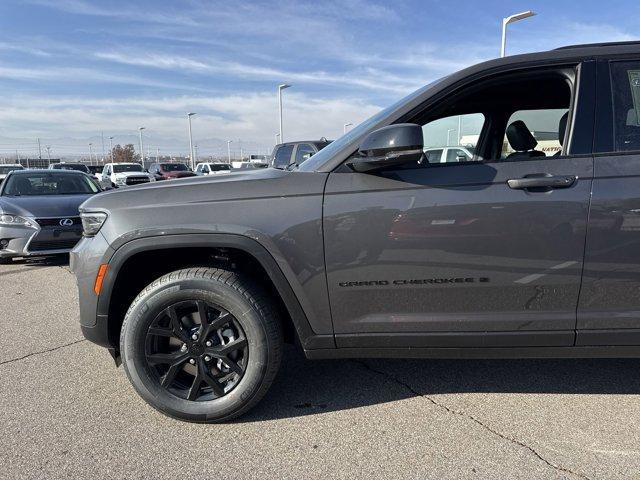 new 2025 Jeep Grand Cherokee car, priced at $44,114