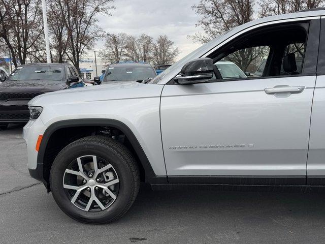 new 2025 Jeep Grand Cherokee car, priced at $45,773