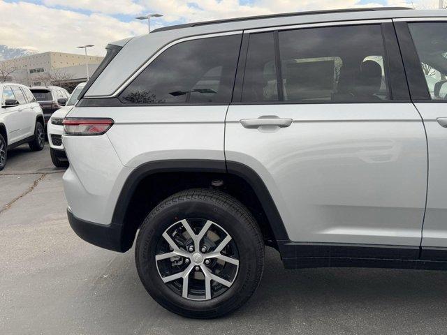 new 2025 Jeep Grand Cherokee car, priced at $43,773