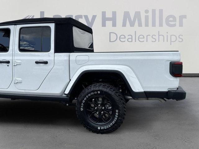 new 2024 Jeep Gladiator car, priced at $48,235