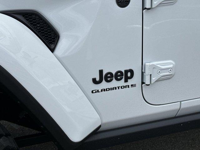 new 2024 Jeep Gladiator car, priced at $48,235