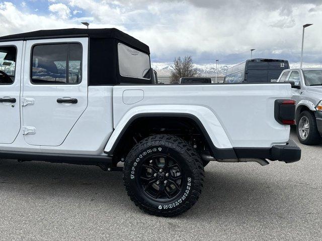 new 2024 Jeep Gladiator car, priced at $47,122