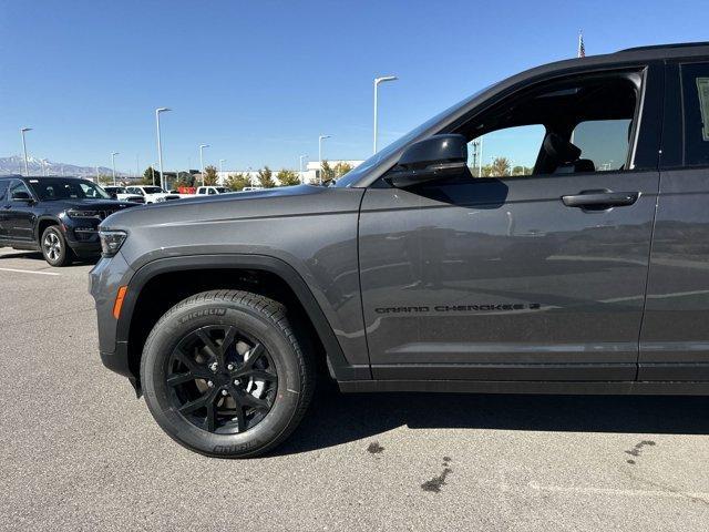 new 2025 Jeep Grand Cherokee car, priced at $46,025