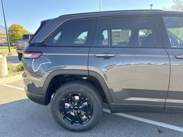 new 2025 Jeep Grand Cherokee car, priced at $46,025