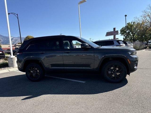 new 2025 Jeep Grand Cherokee car, priced at $46,025