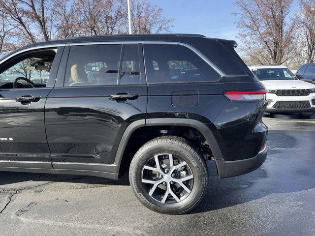 new 2025 Jeep Grand Cherokee car, priced at $45,773