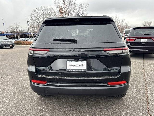 new 2025 Jeep Grand Cherokee car, priced at $52,122