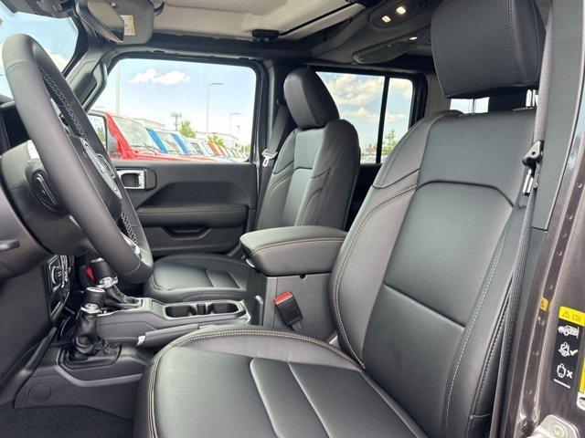 new 2025 Jeep Wrangler car, priced at $54,171