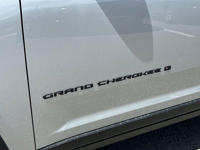 new 2024 Jeep Grand Cherokee car, priced at $42,559