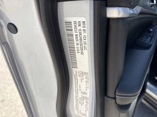 new 2025 Jeep Grand Cherokee car, priced at $49,437