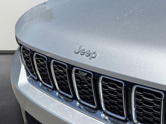 new 2025 Jeep Grand Cherokee car, priced at $49,437