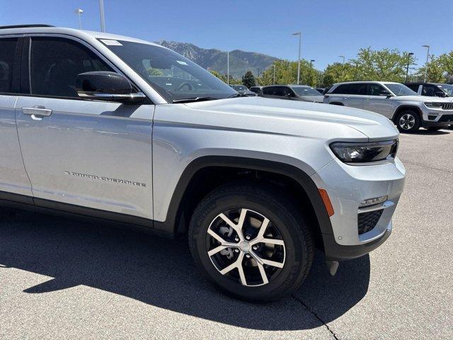 new 2025 Jeep Grand Cherokee car, priced at $49,437