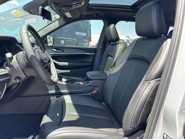 new 2025 Jeep Grand Cherokee car, priced at $49,437