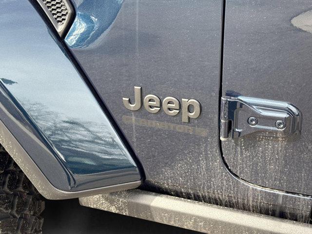 new 2025 Jeep Gladiator car, priced at $48,934