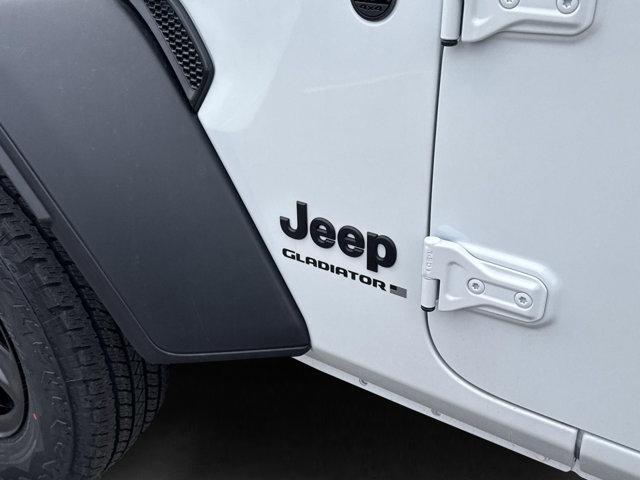 new 2025 Jeep Gladiator car, priced at $41,592