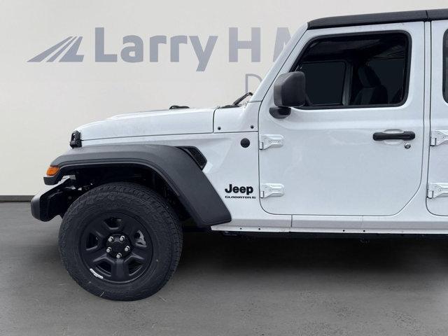 new 2025 Jeep Gladiator car, priced at $41,592