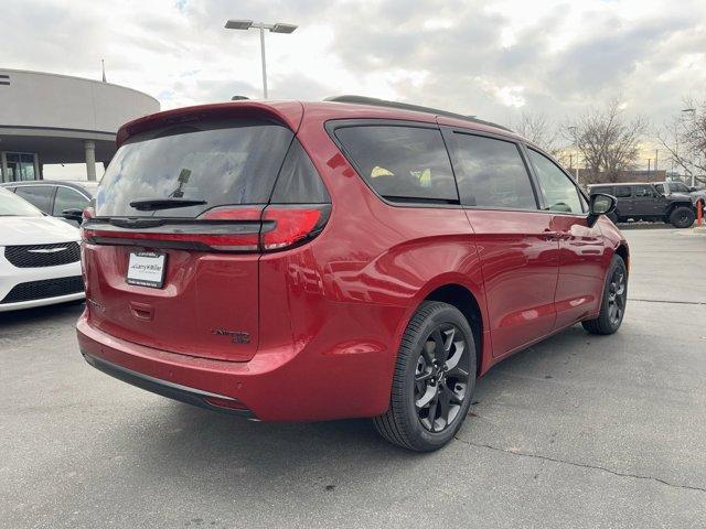 new 2025 Chrysler Pacifica car, priced at $50,811