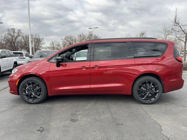 new 2025 Chrysler Pacifica car, priced at $50,811