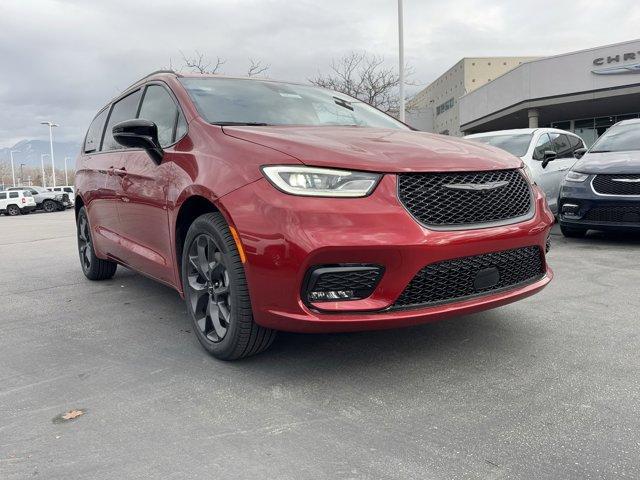 new 2025 Chrysler Pacifica car, priced at $50,811