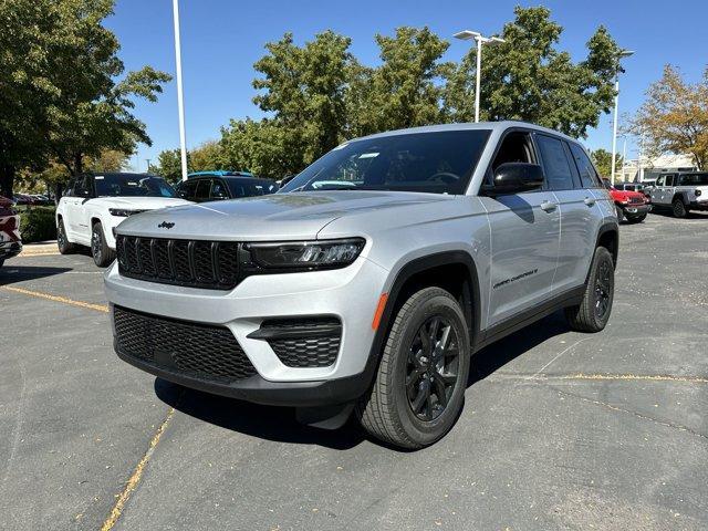 new 2025 Jeep Grand Cherokee car, priced at $46,025