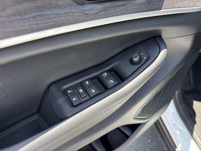 new 2025 Jeep Grand Cherokee L car, priced at $45,193