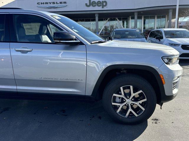 new 2025 Jeep Grand Cherokee car, priced at $44,773