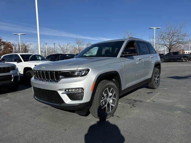 new 2025 Jeep Grand Cherokee car, priced at $44,773