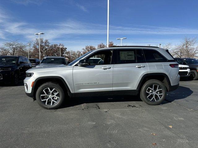 new 2025 Jeep Grand Cherokee car, priced at $44,773