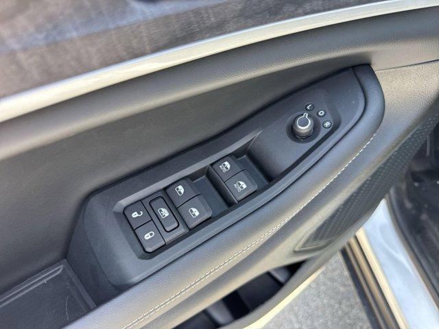 new 2025 Jeep Grand Cherokee car, priced at $43,997