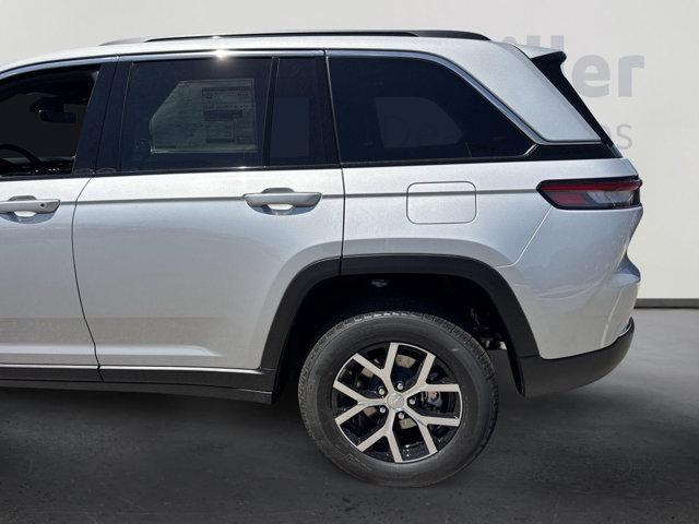 new 2025 Jeep Grand Cherokee car, priced at $43,997