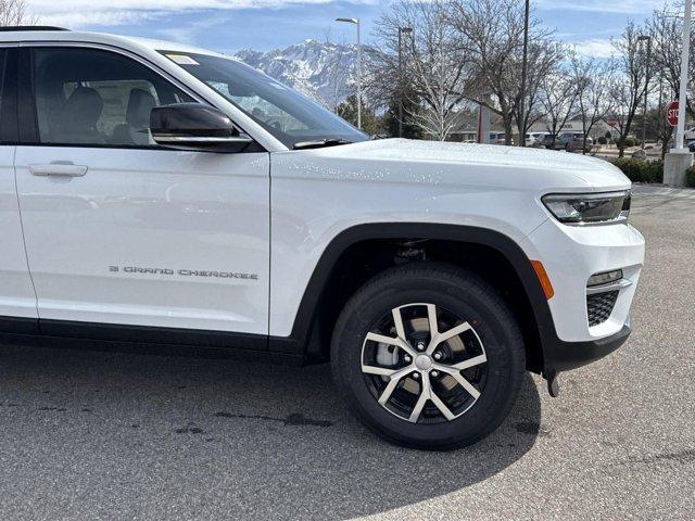 new 2025 Jeep Grand Cherokee car, priced at $43,236