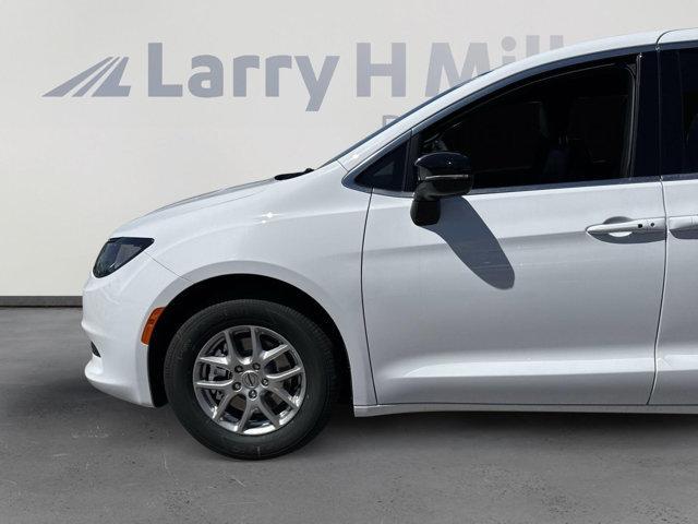 new 2025 Chrysler Voyager car, priced at $40,113