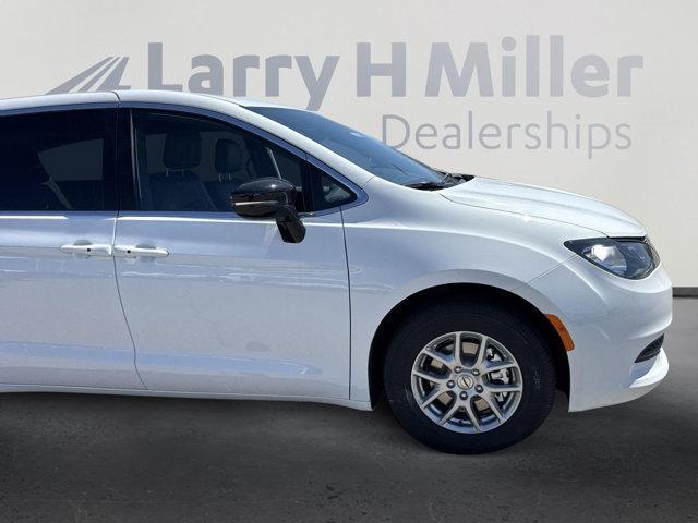 new 2025 Chrysler Voyager car, priced at $40,113