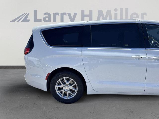 new 2025 Chrysler Voyager car, priced at $40,113