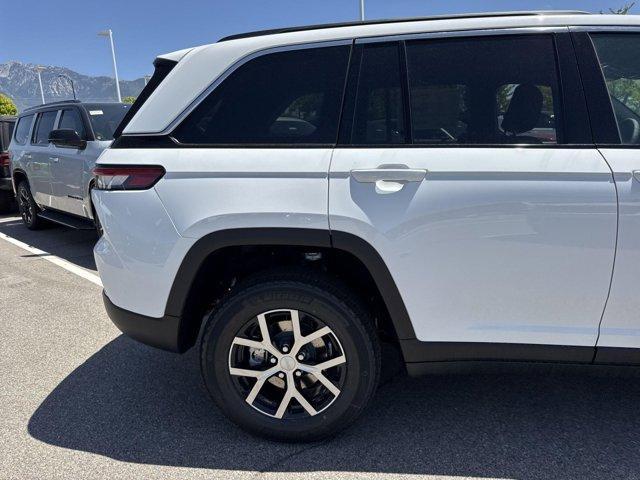 new 2025 Jeep Grand Cherokee car, priced at $43,402