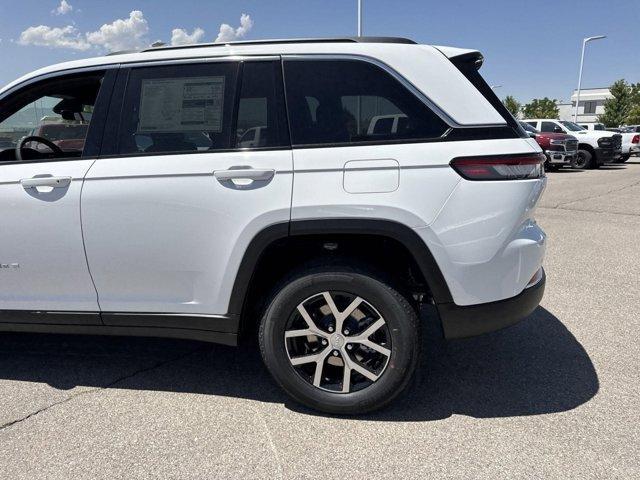 new 2025 Jeep Grand Cherokee car, priced at $43,402