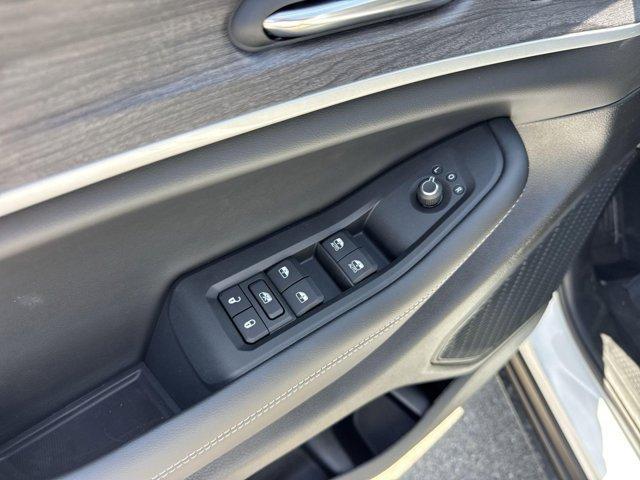 new 2025 Jeep Grand Cherokee car, priced at $43,402