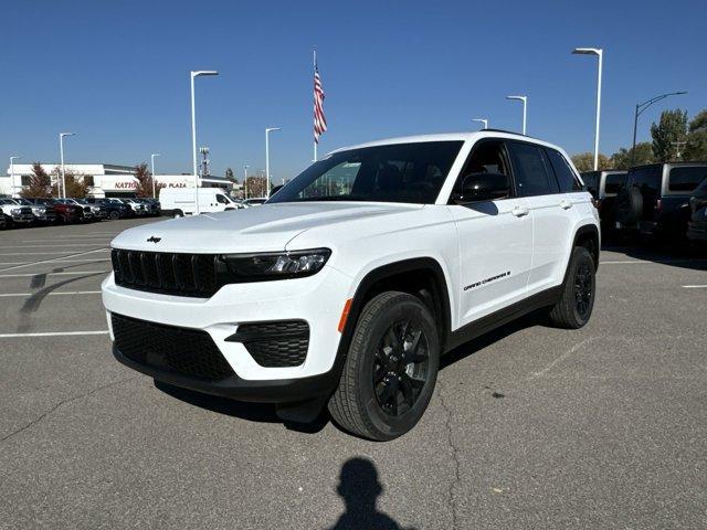 new 2025 Jeep Grand Cherokee car, priced at $45,430