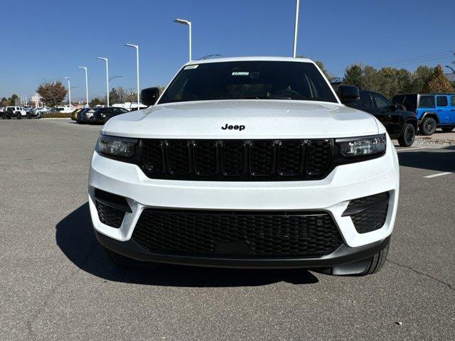 new 2025 Jeep Grand Cherokee car, priced at $45,430