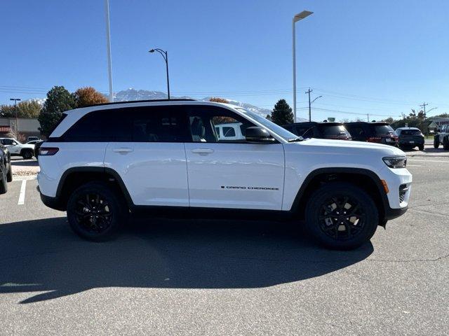 new 2025 Jeep Grand Cherokee car, priced at $45,430