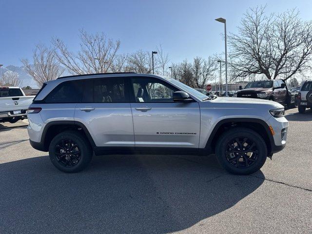 new 2025 Jeep Grand Cherokee car, priced at $44,114