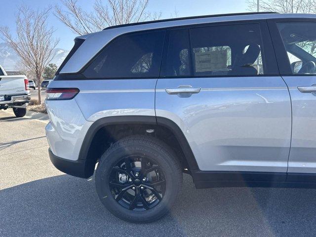 new 2025 Jeep Grand Cherokee car, priced at $42,614