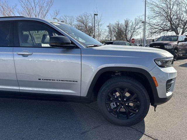 new 2025 Jeep Grand Cherokee car, priced at $44,114