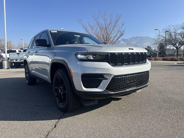 new 2025 Jeep Grand Cherokee car, priced at $44,114