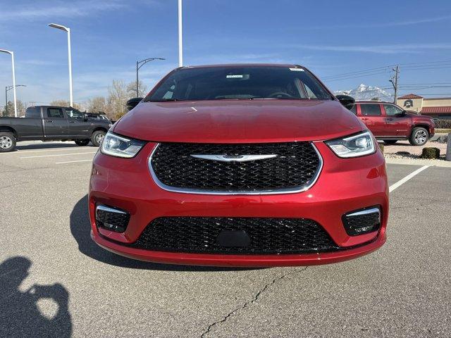 new 2025 Chrysler Pacifica car, priced at $44,473