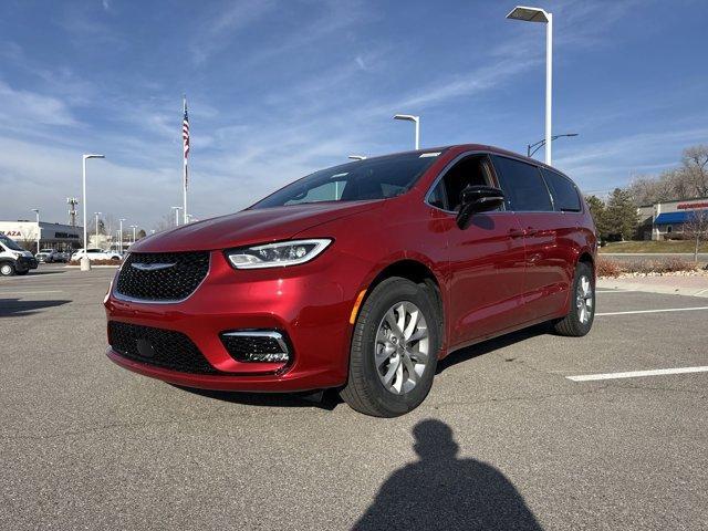 new 2025 Chrysler Pacifica car, priced at $44,473