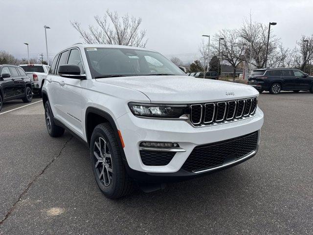 new 2025 Jeep Grand Cherokee car, priced at $44,237