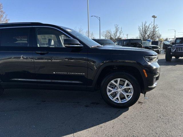 new 2024 Jeep Grand Cherokee L car, priced at $47,227